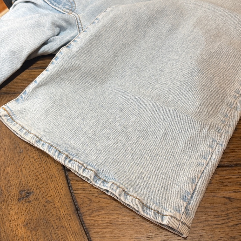 Levi’s Ribcage Bell Sits Well Together Light Wash Size 24 - Picture 14 of 14